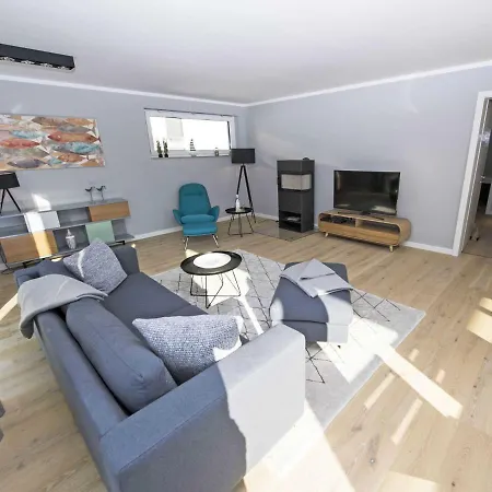 Aparthotel Haus Koenigsstuhl In - Penthouse Mit Kamin Und Balkon